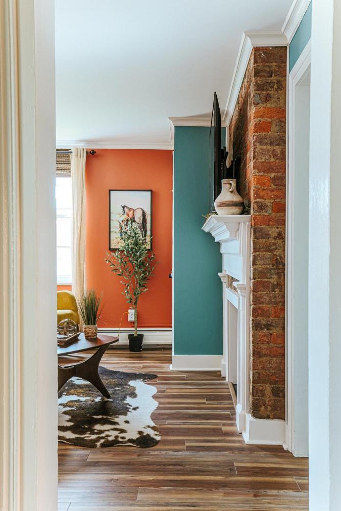 The Urban Cowboy Apartment Staunton Bagian luar foto